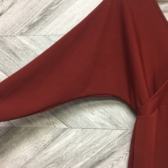 Thin Ribbed V Neck CutOut Back Dress - Picture 8 of 8